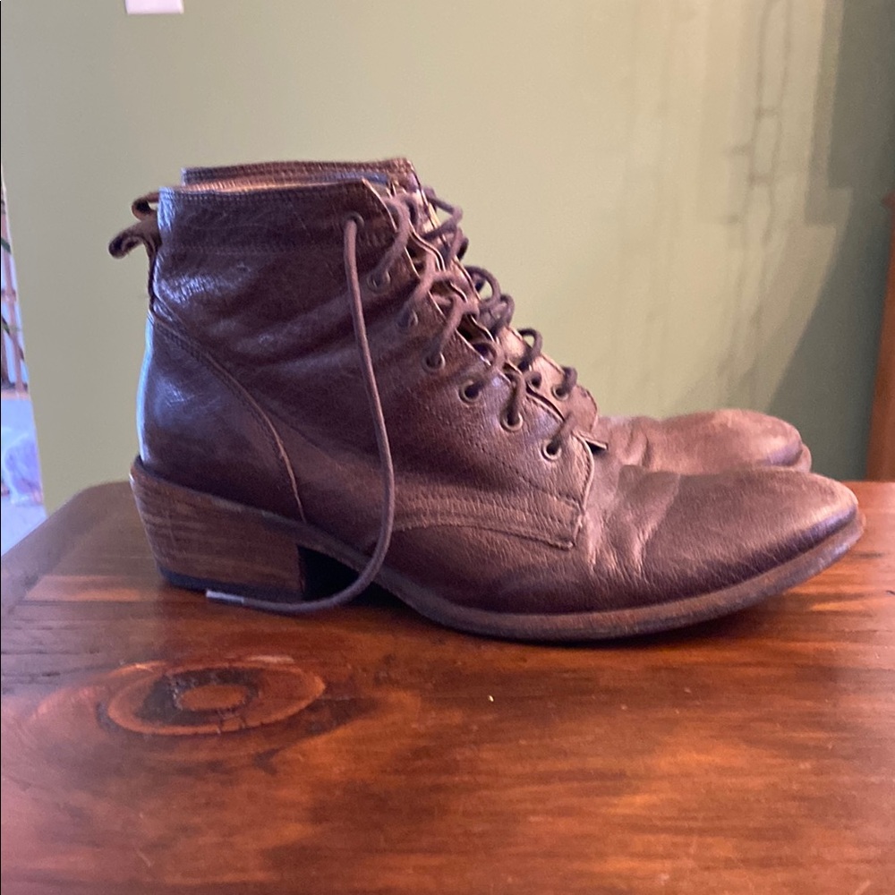 Frye Carson lace up Leather Ankle Boots